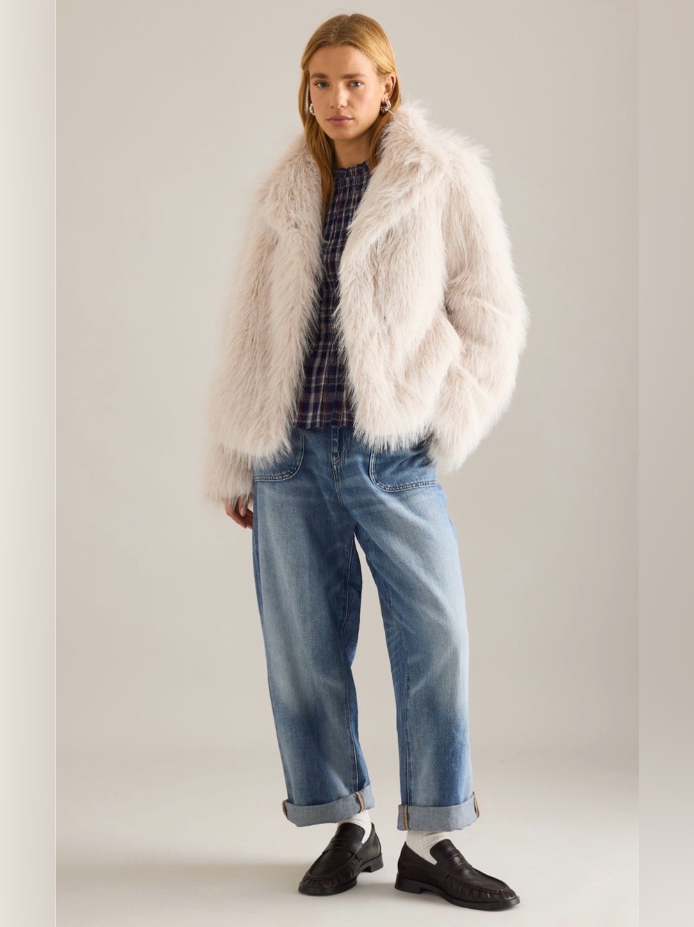 Pilcro Jenna Mid-Rise Relaxed Jeans Medium Petite - Picture 3 of 10